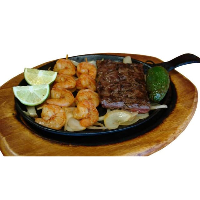 Mar y tierra dinner.