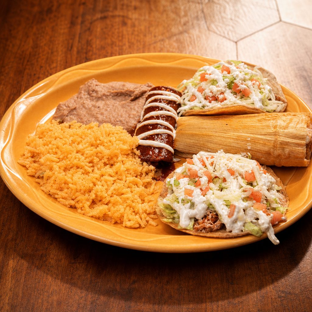 La Playita combo plate.